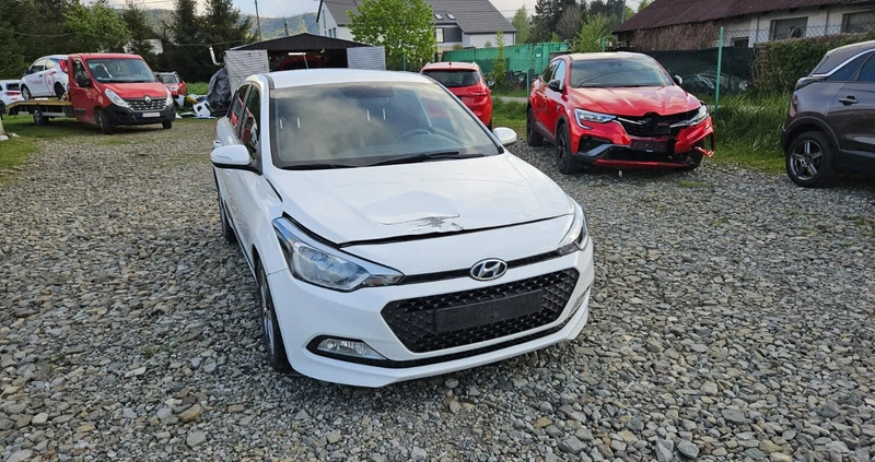 Hyundai i20 cena 23900 przebieg: 90000, rok produkcji 2017 z Nowa Sarzyna małe 172